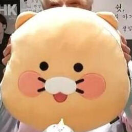 YJ's gift for HK's 19th Birthday